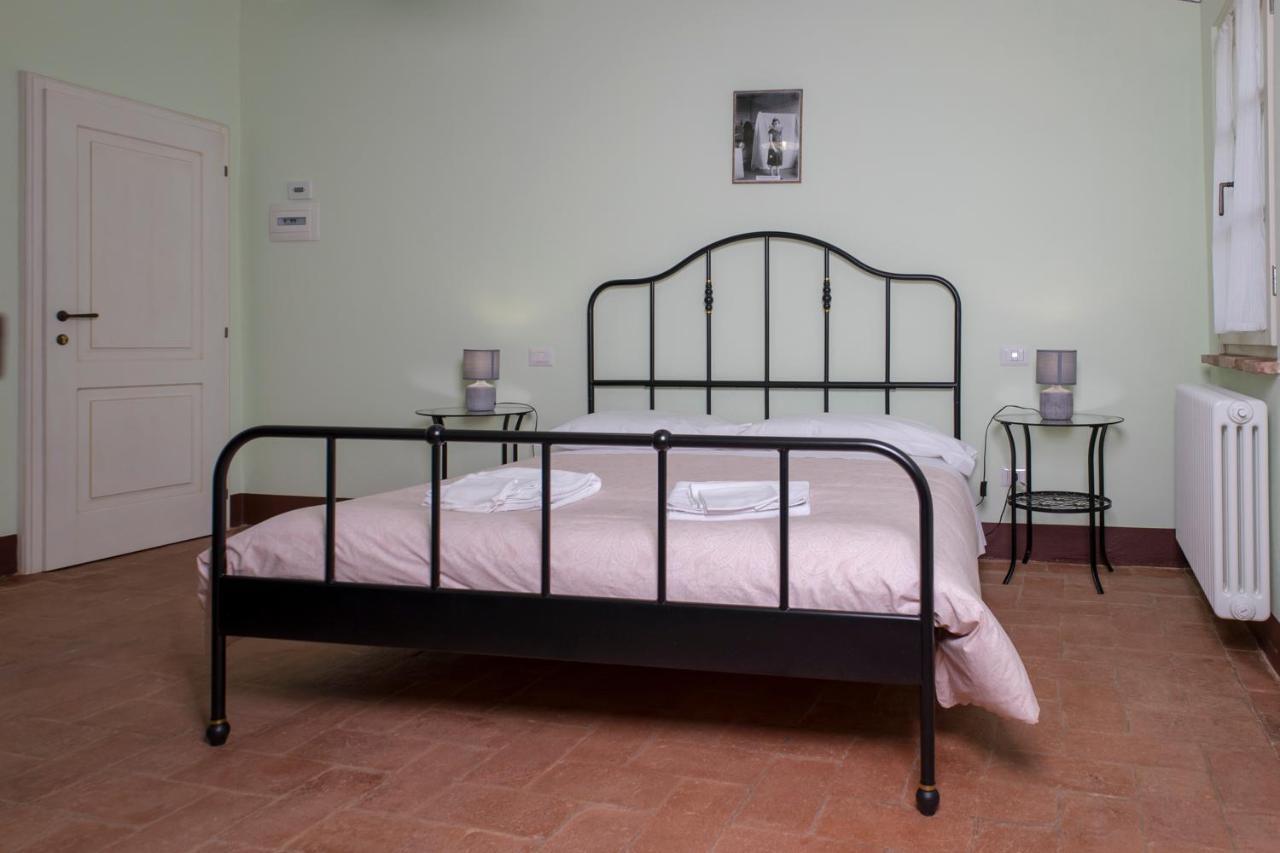 In Collegiata Bed & Breakfast Foiano Della Chiana Exterior photo